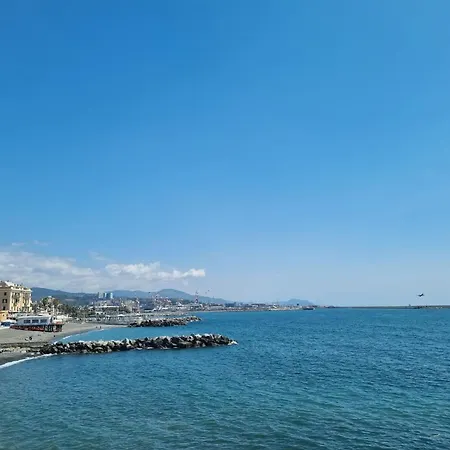 Pegli Apartment *